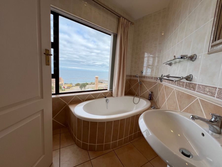 3 Bedroom Property for Sale in Dana Bay Western Cape